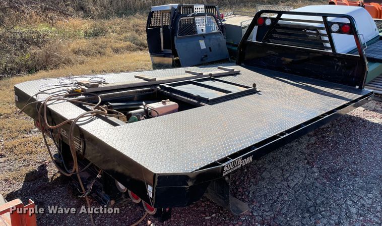 image for item MI9549 C5 MFG 420  hydraulic dump truck bed