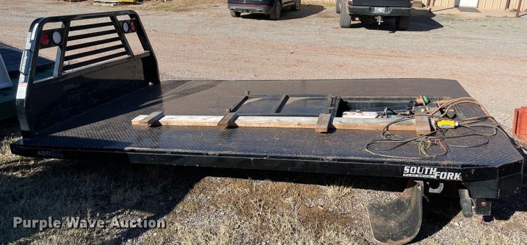 image for item MI9549 C5 MFG 420  hydraulic dump truck bed