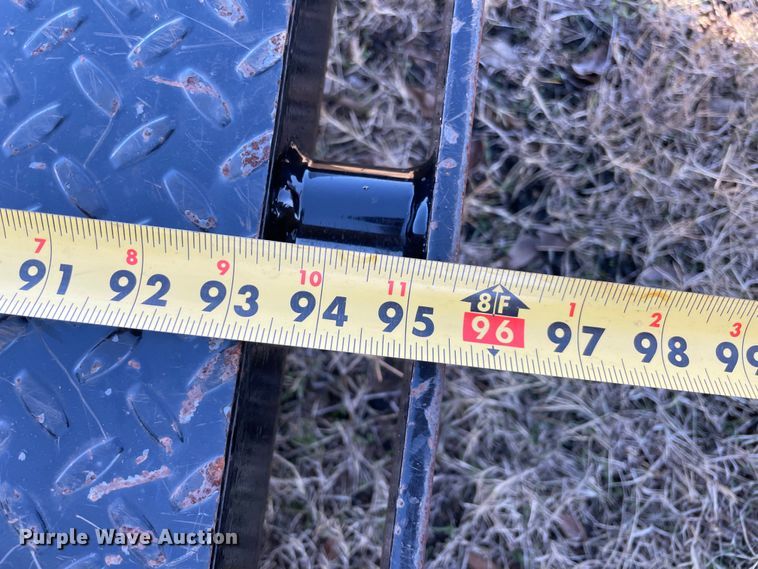 image for item MI9549 C5 MFG 420  hydraulic dump truck bed