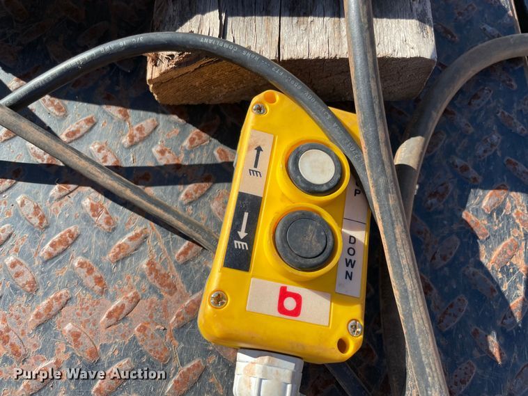 image for item MI9549 C5 MFG 420  hydraulic dump truck bed