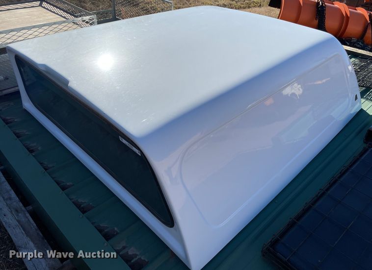 image for item MI9550 Leer  pickup truck topper