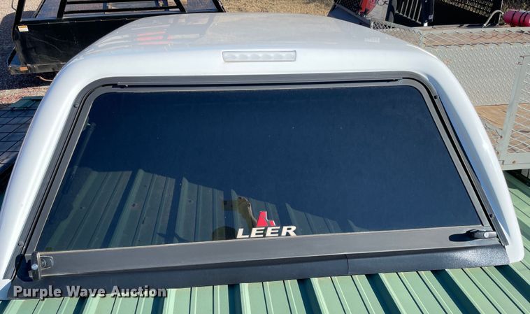 image for item MI9550 Leer  pickup truck topper