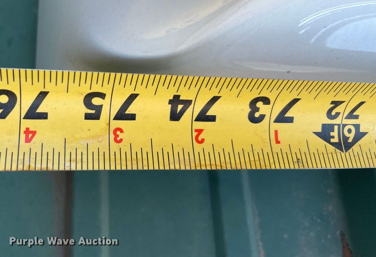 image for item MI9550 Leer  pickup truck topper