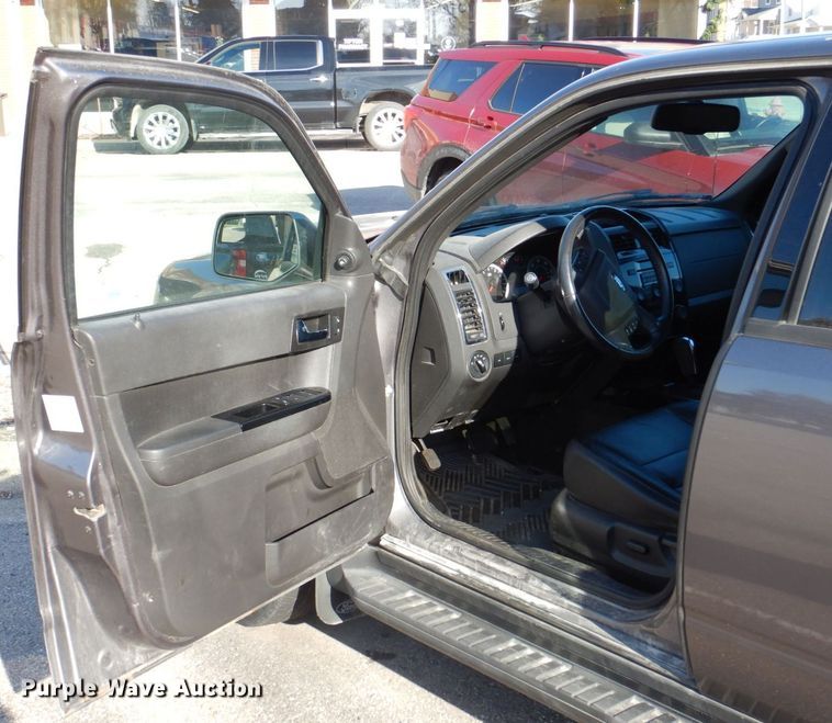 image for item MJ9884 2011 Ford Escape Limited  SUV