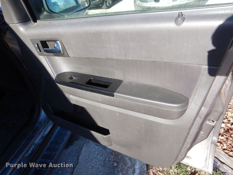 image for item MJ9884 2011 Ford Escape Limited  SUV