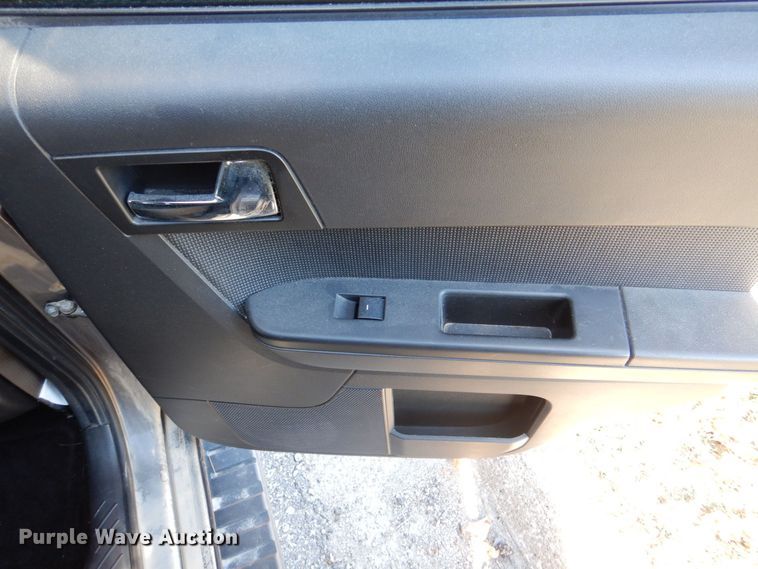 image for item MJ9884 2011 Ford Escape Limited  SUV