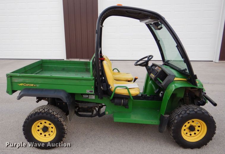 image for item MJ9900 2008 John Deere 620i  utility vehicle