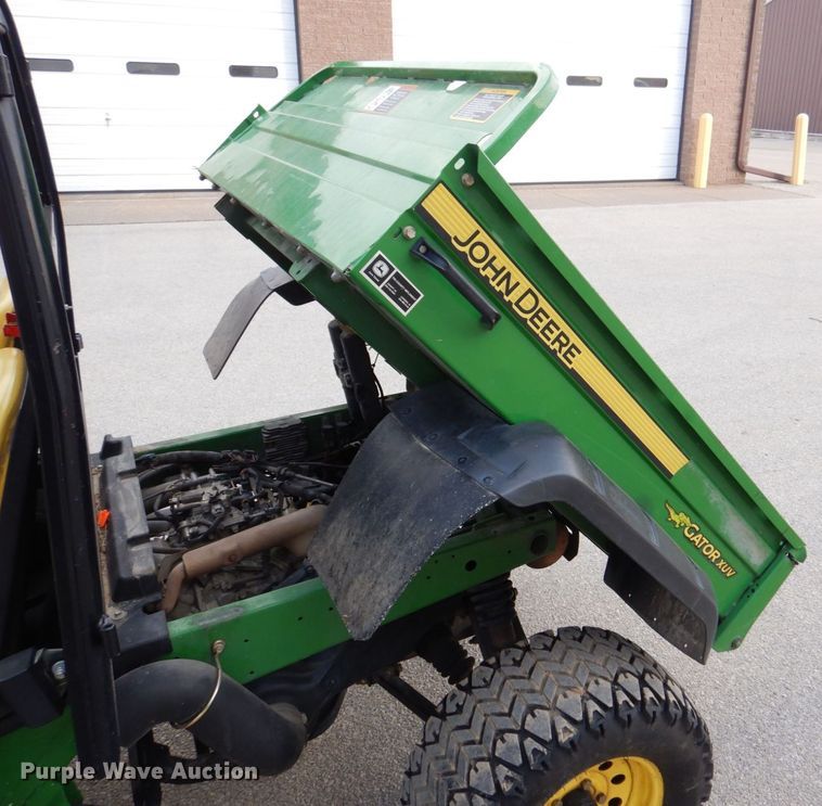 image for item MJ9900 2008 John Deere 620i  utility vehicle