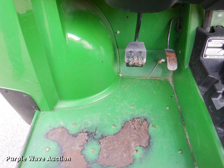 image for item MJ9900 2008 John Deere 620i  utility vehicle