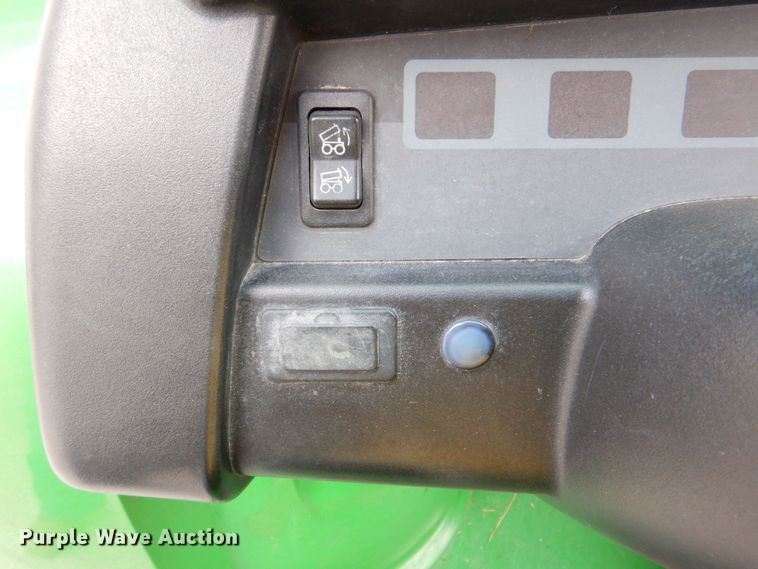 image for item MJ9900 2008 John Deere 620i  utility vehicle