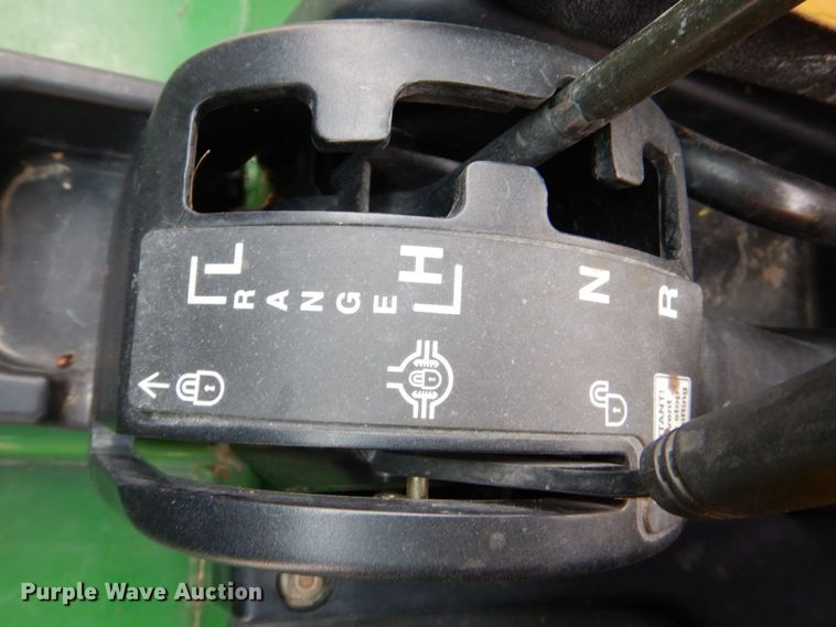 image for item MJ9900 2008 John Deere 620i  utility vehicle