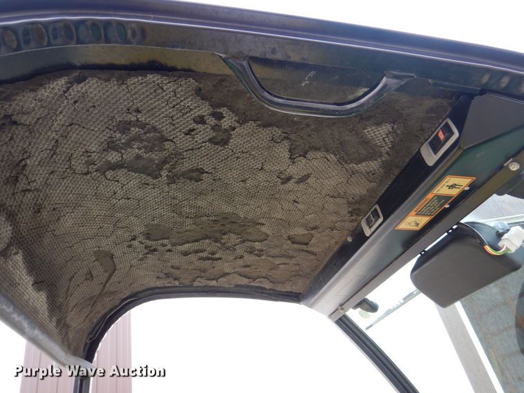 image for item MJ9900 2008 John Deere 620i  utility vehicle