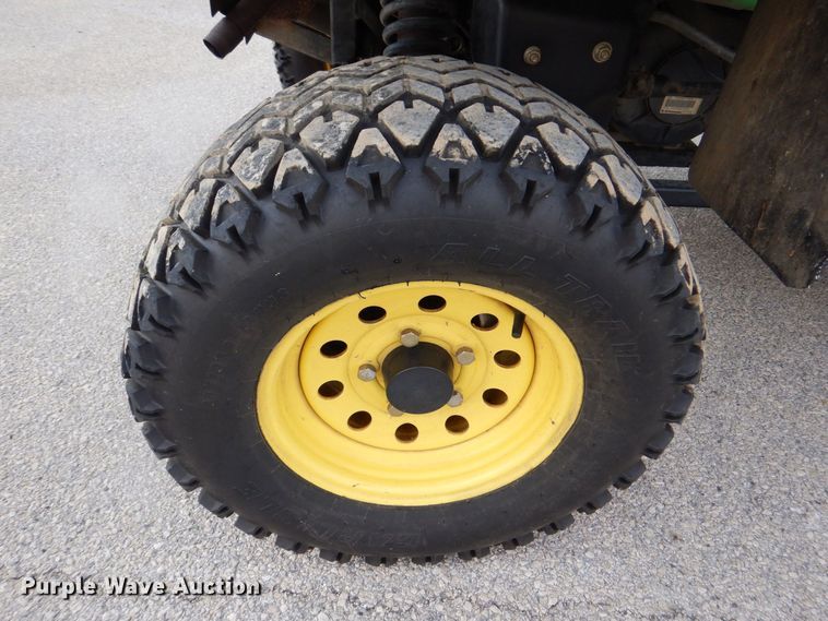 image for item MJ9900 2008 John Deere 620i  utility vehicle