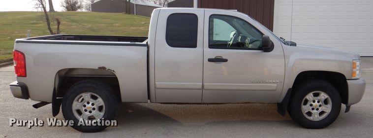 image for item MJ9907 2008 Chevrolet Silverado 1500 LT  Ext. Cab pickup truck
