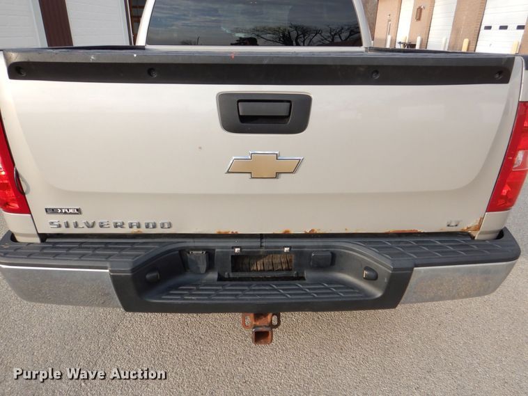 image for item MJ9907 2008 Chevrolet Silverado 1500 LT  Ext. Cab pickup truck