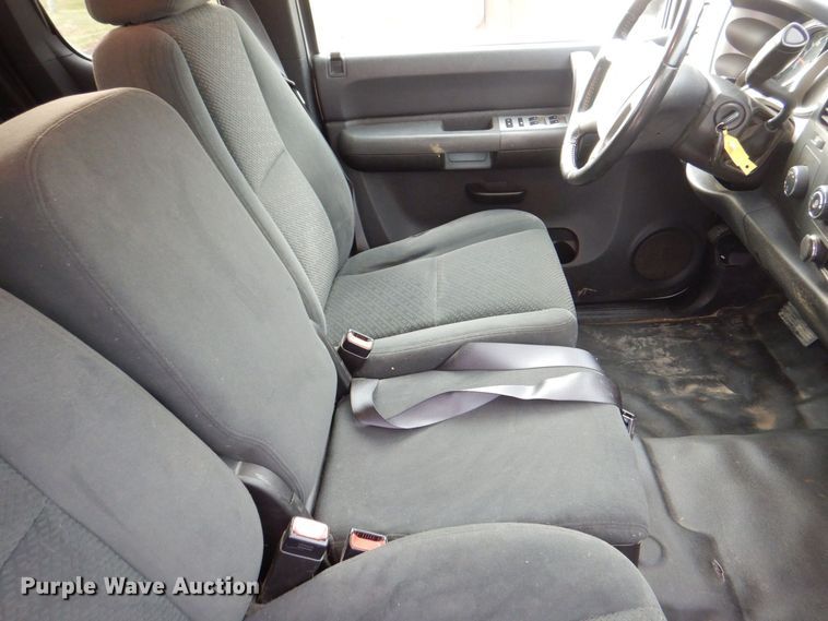 image for item MJ9907 2008 Chevrolet Silverado 1500 LT  Ext. Cab pickup truck