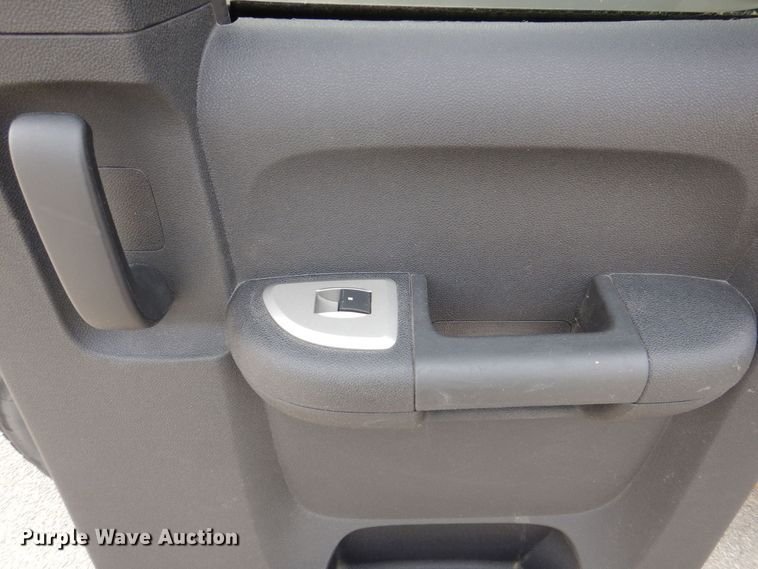 image for item MJ9907 2008 Chevrolet Silverado 1500 LT  Ext. Cab pickup truck