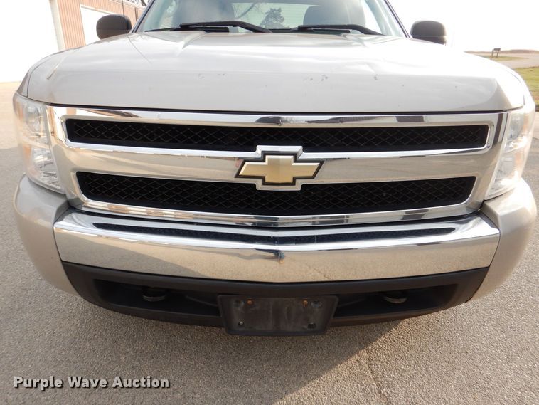 image for item MJ9907 2008 Chevrolet Silverado 1500 LT  Ext. Cab pickup truck