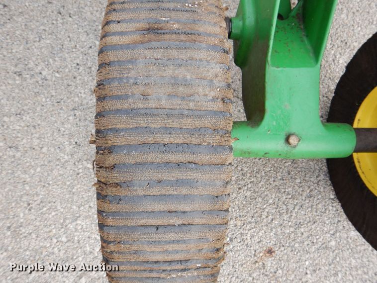 image for item MJ9909 2004 John Deere HX15  batwing rotary mower