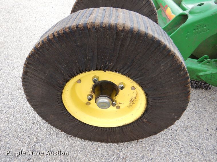 image for item MJ9909 2004 John Deere HX15  batwing rotary mower