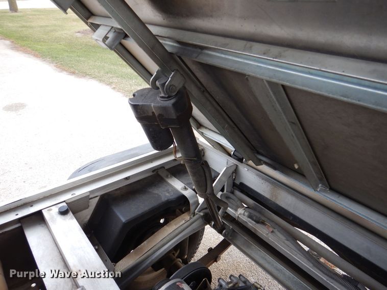 image for item MJ9910 2001 Club Car Carryall Turf 272  golf cart