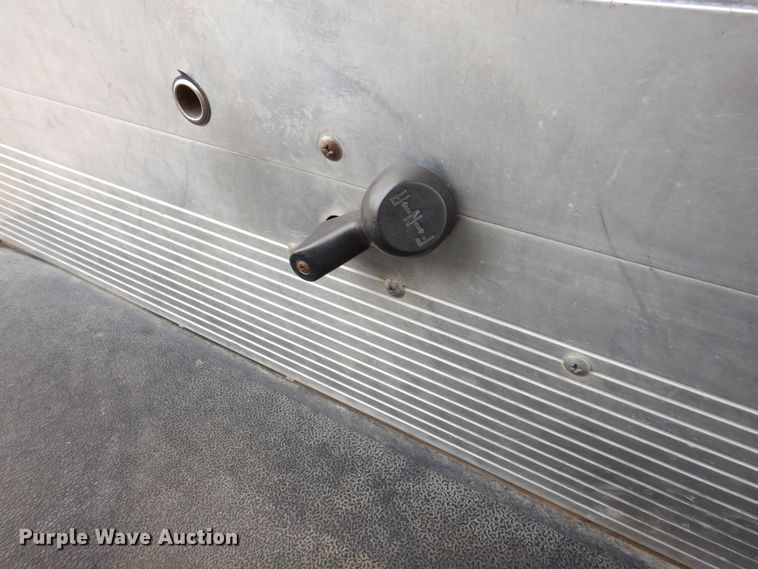 image for item MJ9910 2001 Club Car Carryall Turf 272  golf cart