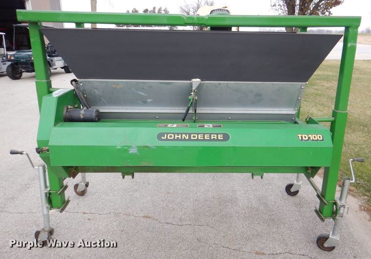 image for item MJ9911 2000 John Deere TD100  top dresser spreader