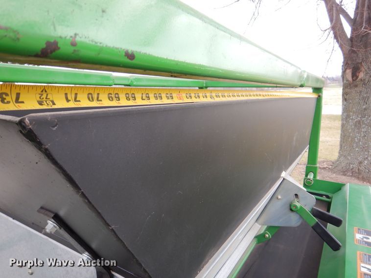image for item MJ9911 2000 John Deere TD100  top dresser spreader