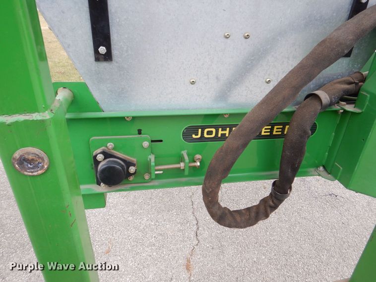 image for item MJ9911 2000 John Deere TD100  top dresser spreader