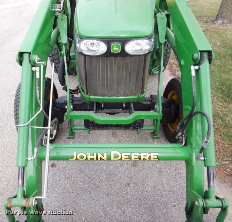 image for item MJ9912 2008 John Deere 4120  MFWD tractor