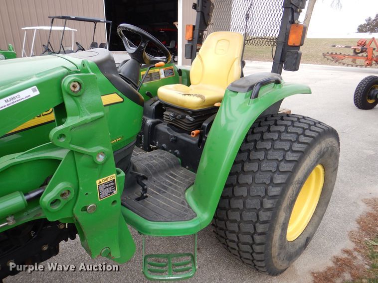 image for item MJ9912 2008 John Deere 4120  MFWD tractor
