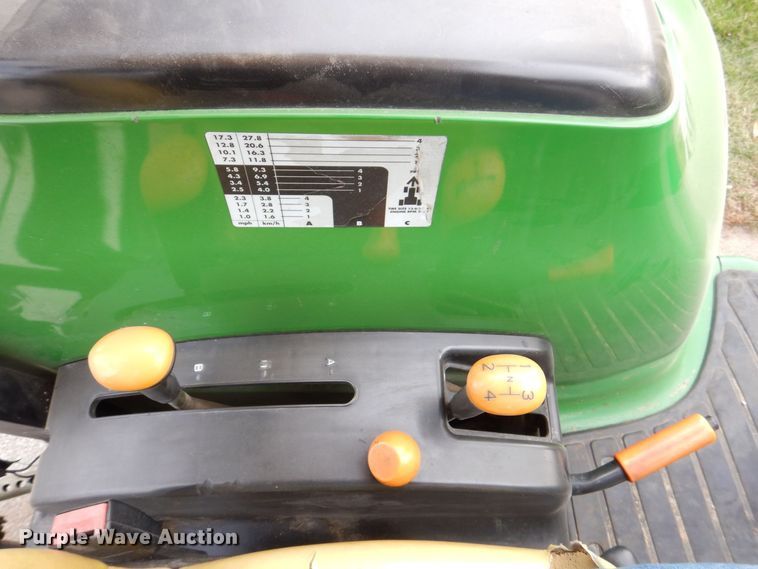 image for item MJ9912 2008 John Deere 4120  MFWD tractor