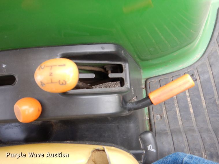 image for item MJ9912 2008 John Deere 4120  MFWD tractor