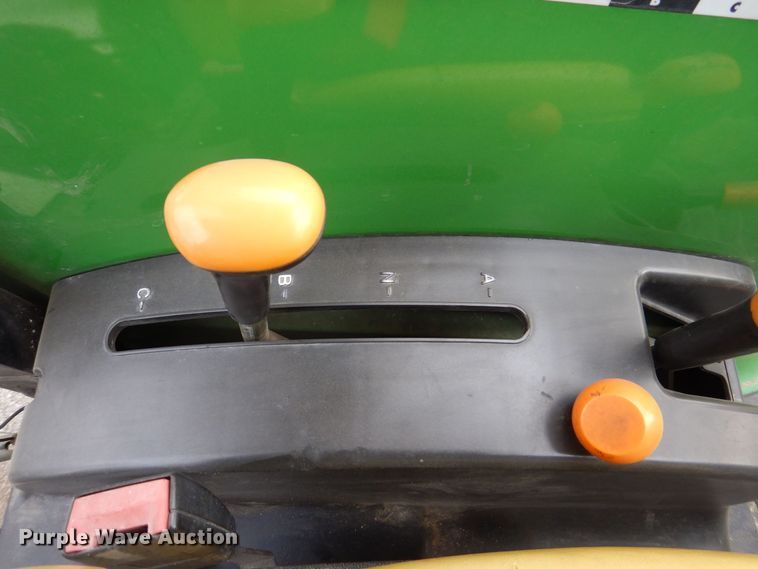 image for item MJ9912 2008 John Deere 4120  MFWD tractor