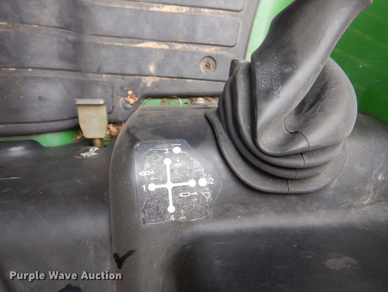 image for item MJ9912 2008 John Deere 4120  MFWD tractor