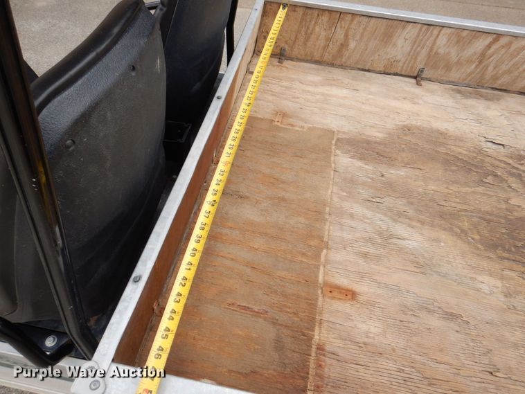 image for item MJ9914 2001 Club Car Carryall Turf 272  golf cart