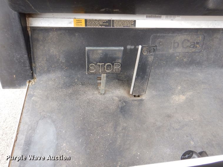 image for item MJ9914 2001 Club Car Carryall Turf 272  golf cart