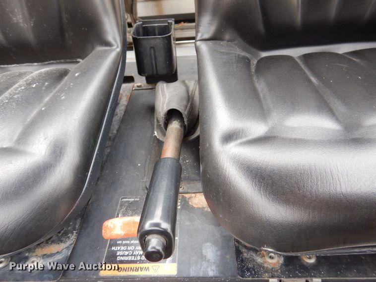 image for item MJ9914 2001 Club Car Carryall Turf 272  golf cart