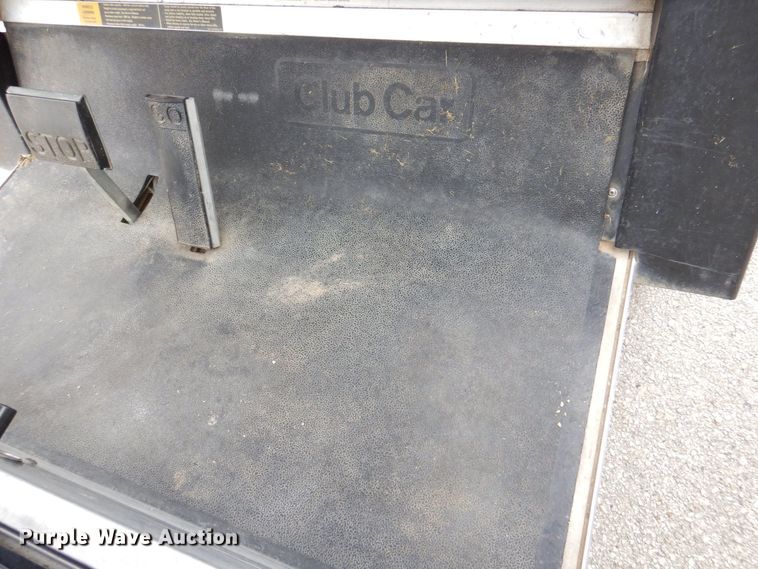 image for item MJ9914 2001 Club Car Carryall Turf 272  golf cart