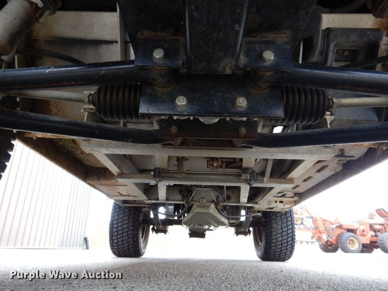 image for item MJ9914 2001 Club Car Carryall Turf 272  golf cart