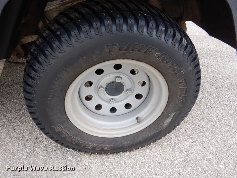 image for item MJ9914 2001 Club Car Carryall Turf 272  golf cart