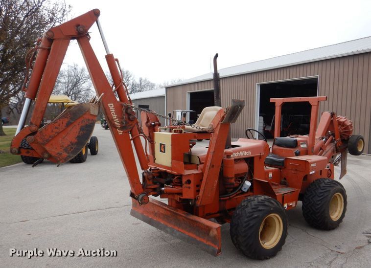 image for item MJ9918 1978 Ditch Witch R40  trencher