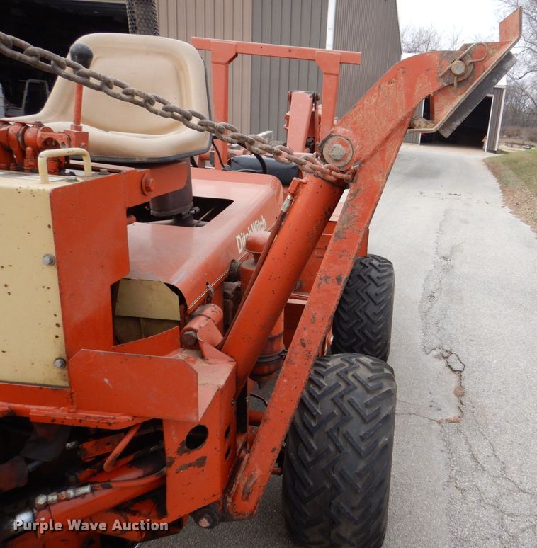 image for item MJ9918 1978 Ditch Witch R40  trencher