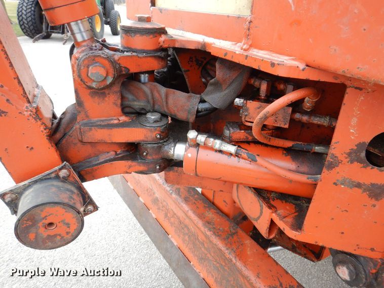 image for item MJ9918 1978 Ditch Witch R40  trencher
