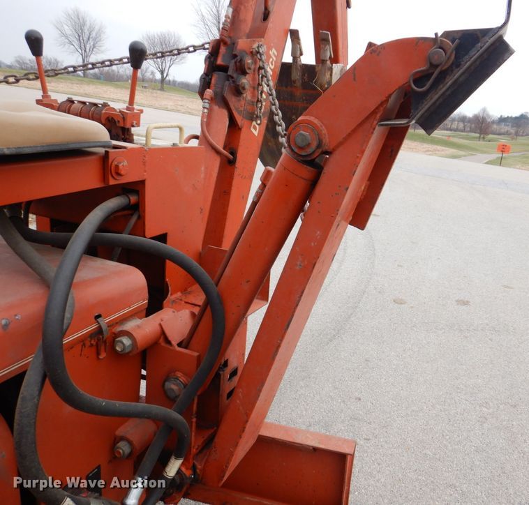 image for item MJ9918 1978 Ditch Witch R40  trencher