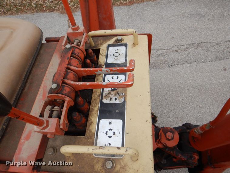 image for item MJ9918 1978 Ditch Witch R40  trencher