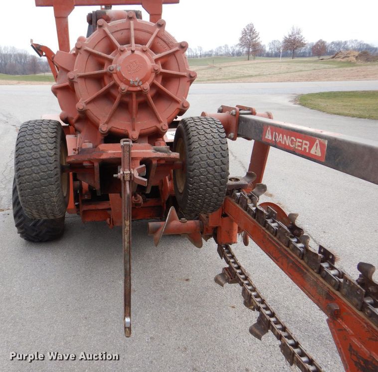 image for item MJ9918 1978 Ditch Witch R40  trencher