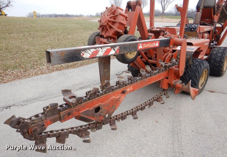 image for item MJ9918 1978 Ditch Witch R40  trencher