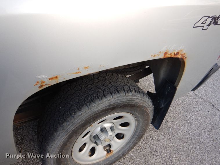 image for item MJ9919 2011 Chevrolet Silverado 1500  Ext. Cab pickup truck