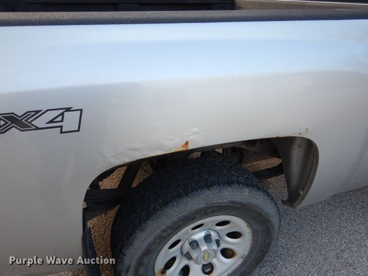 image for item MJ9919 2011 Chevrolet Silverado 1500  Ext. Cab pickup truck